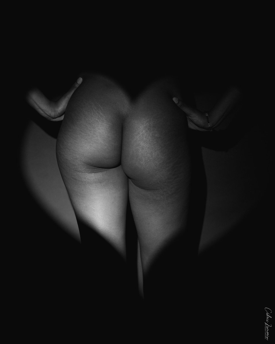 CedIsmorin's tweet photo. #nudeback #photooftheday #bnw #cedclearshot #photos https://t.co/zbfkVW7DOX