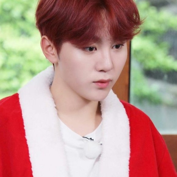 chuukwanflz's tweet photo. happy christmas eve!!!❄️ https://t.co/GWtFQxE1iB