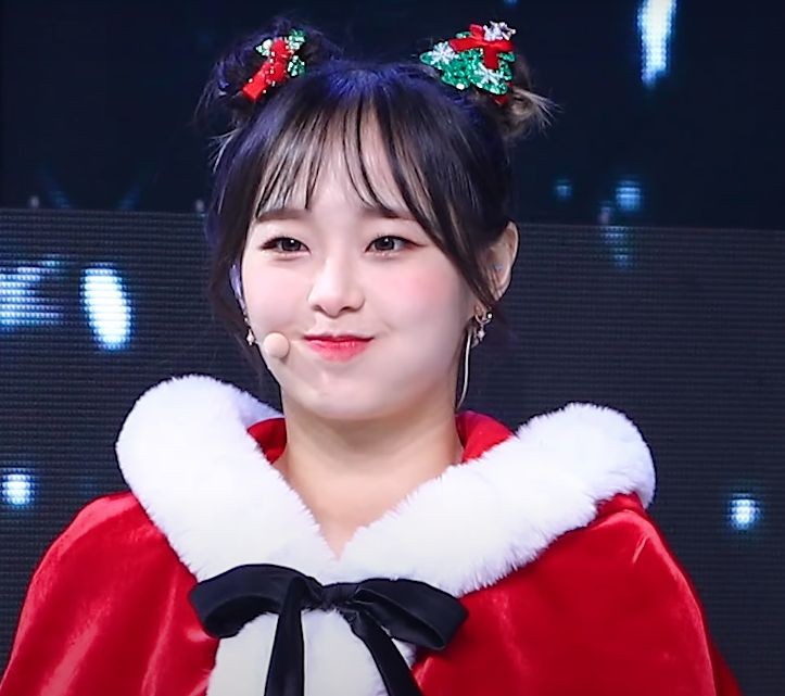 chuukwanflz's tweet photo. happy christmas eve!!!❄️ https://t.co/GWtFQxE1iB