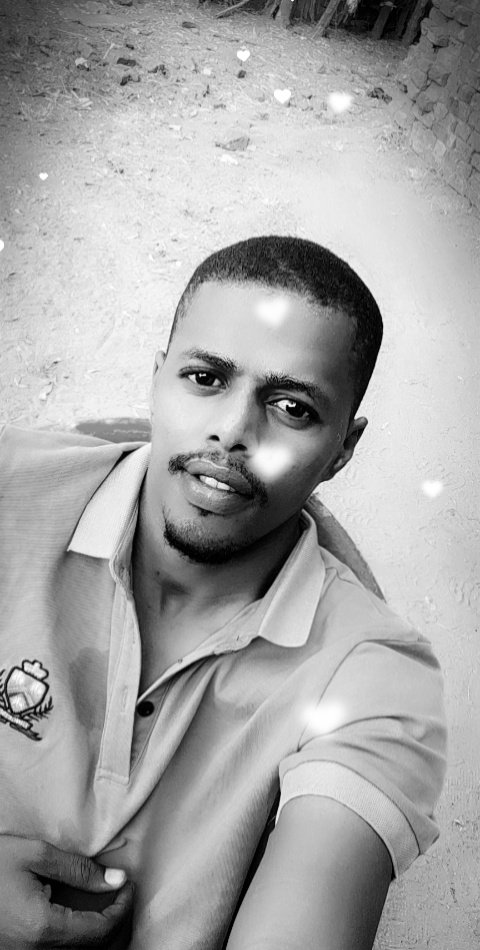 بين أخطاء الأمس وأمل الغد، هناك فرصة رائعة تُسمى اليوم.. عشها.. أحِب ذلك، اليوم لك