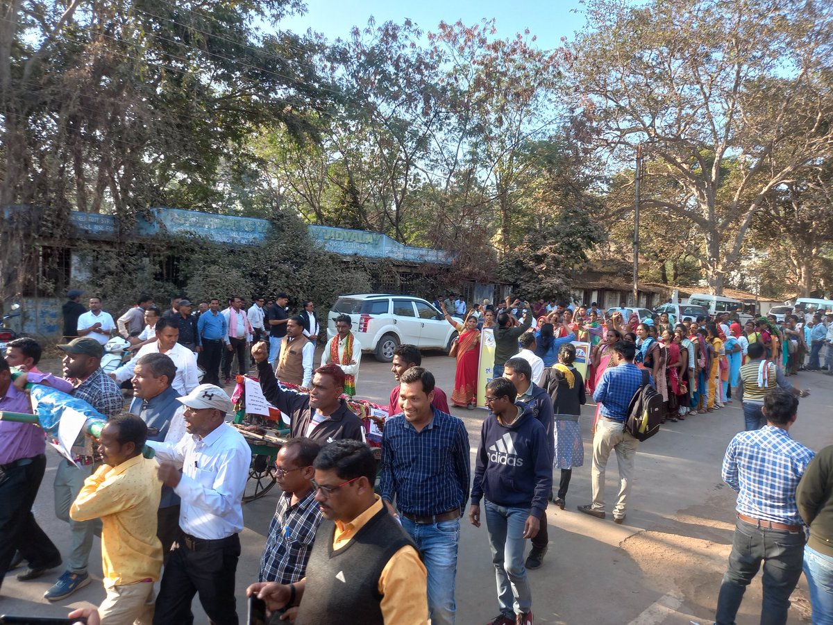कांग्रेस के वरिष्ठ पदाधिकारी देखिए 

कांग्रेस सरकार द्वारा किए वादे को 06 माह बीत जाने के बाद भी पूरा नही करने के कारण छत्तीसगढ़ के पांचो संभाग मे मनरेगा कर्मचारियो ने निकाली "न्याय यात्रा"

#CGमनरेगाकर्मीन्याययात्रा

<a href="/PTI_News/">Press Trust of India</a> <a href="/ANI_MP_CG_RJ/">ANI MP/CG/Rajasthan</a> <a href="/IBC24News/">IBC24 News</a> <a href="/Asian_News_/">AsianNews</a> <a href="/HindiNews18/">News18 Hindi</a>