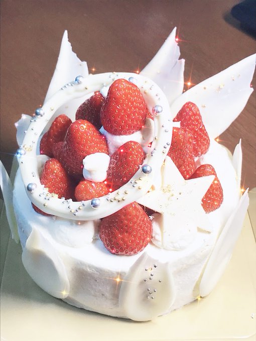 みなみなさま～(*'∀`)【☆・゜:*メリィクリスマス*:゜・☆】('∀`*)੭ु'・ω・`)੭ु⁾2023年はホテルニムドの「フェリシテ ニドム」を注文しました!('ω')濃厚クリームやばたにえん!アニメみて!映画見て!Vtuber見て!今年もくりぼっちを満喫するゾイ!#Xmas #クリスマス 