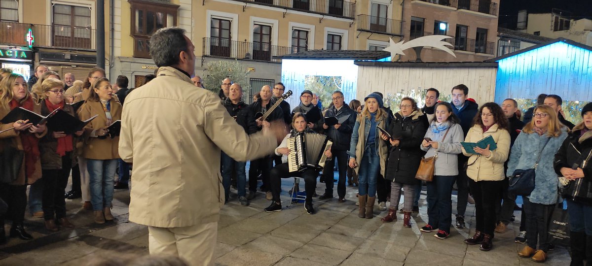 En las puertas de #Navidad, felices por haber llevado ayer los villancicos por las calles y plazas de #Toledo, cantando en los belenes instalados en el casco histórico y participando en la Ruta del Aguinaldo,  una iniciativa a la que por 2° año nos ha convocado <a href="/toledocultura/">ToledoCultura</a>