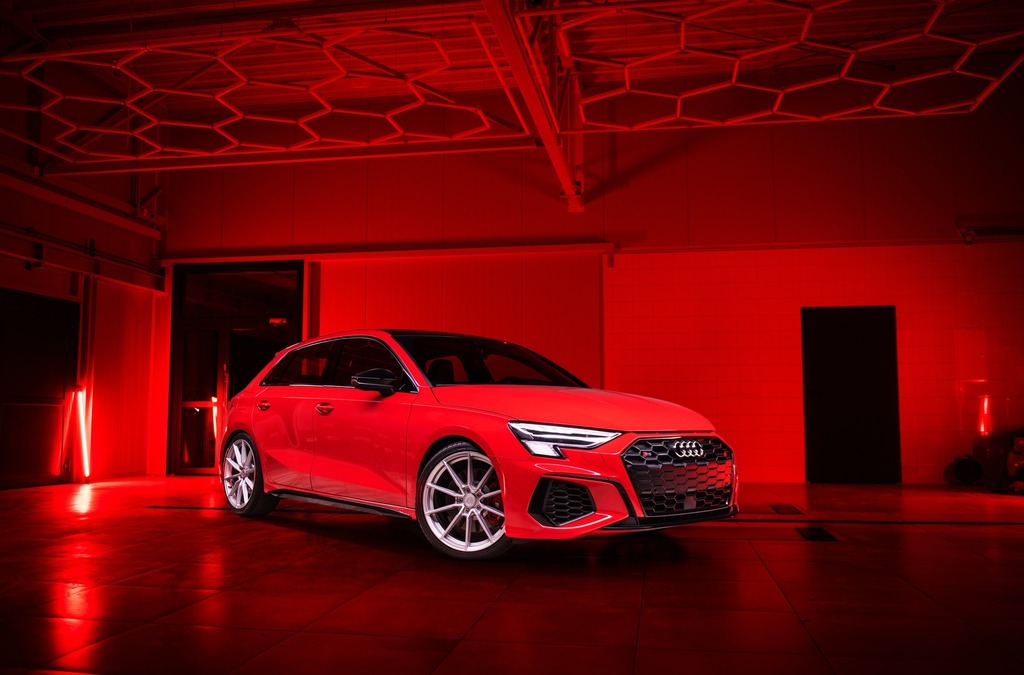 Ultra_Perf's tweet photo. Le père Noël a décidé de passer sur cette #Audi S3 équipée des nouvelles @japanracingwheels SL02 🎅 L'équipe https://t.co/mVJojr2q9I vous souhaite de joyeuses fêtes ! 🎄
——————
#car #instacar #performance #ultraperformance #trackday #circuit #japanraci… https://t.co/W77oLQiwEG https://t.co/zvbyUlX8tk