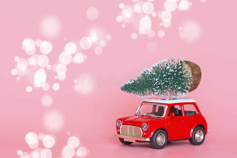 BritChickSocial's tweet photo. Wishing all of my splendid friends and followers, a very Merry Christmas from #britchick and #bradleycoopercar! Cheers to all โค๏ธ๐ฌ๐ง๐ฑโโ๏ธ https://t.co/HTNItqLu9x