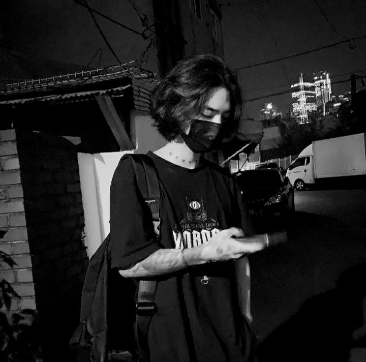 ︎

︎ ︎

︎ ︎ —— 宮侑.