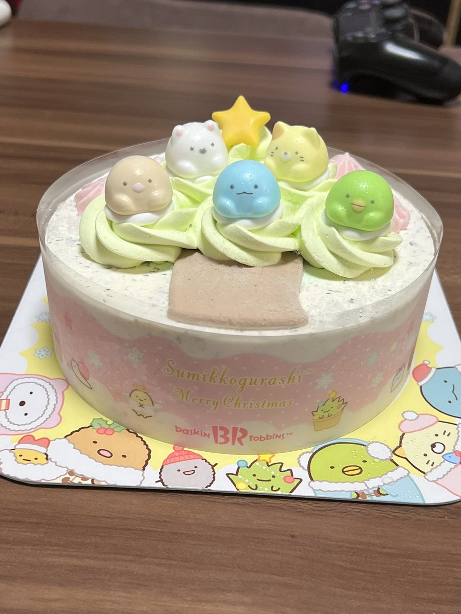 handmadesiyouzu's tweet image. すみっコぐらしのアイスケーキがめちゃくちゃ可愛くて思わず
「かわいーーーーっ！！」
と娘さまより盛り上がる両親