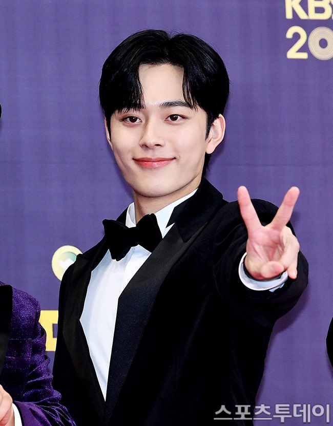 2022 KBS 연예대상 포토월 
기사 사진 #유선호 ✌️