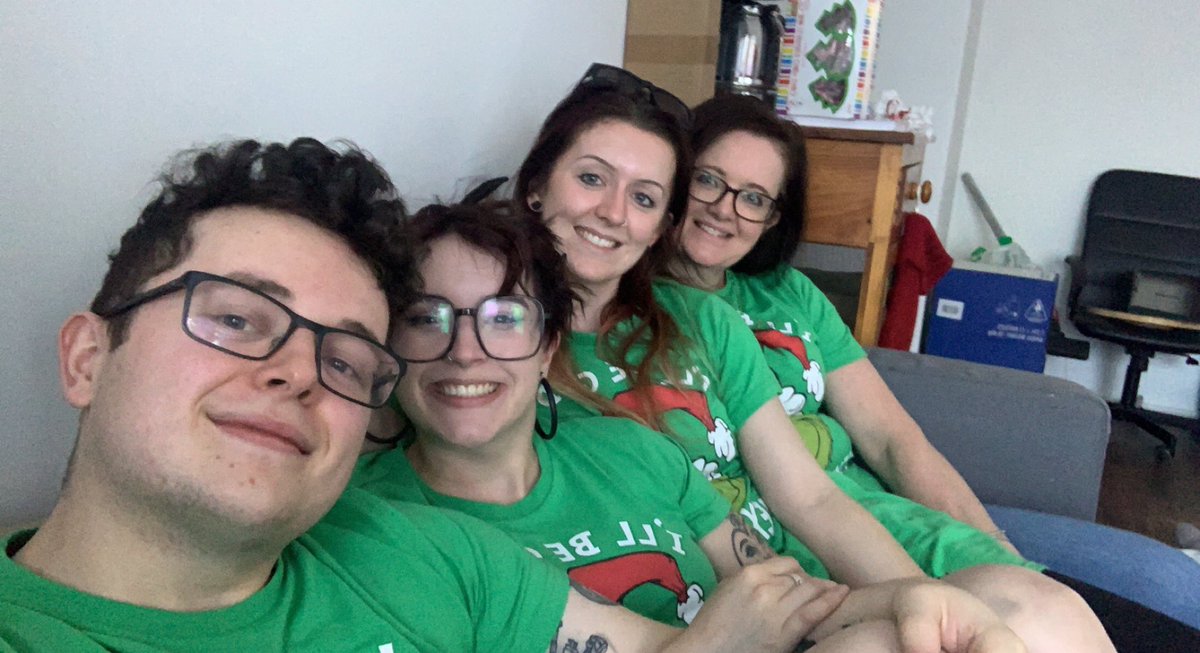JodsC72's tweet photo. Merry Christmas from us to you ❤️❤️🎄🎄 https://t.co/QzX5ckLBlN