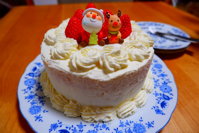 ケーキもふわふわで美味しく焼けてました〜!(サンタさんの飾りは買ったやつ) 