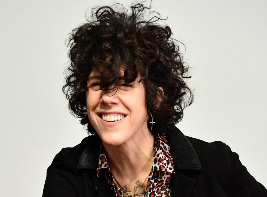 alessandro_db's tweet image. Madame che si reca all’hub vaccinale per la prima, seconda e terza dose