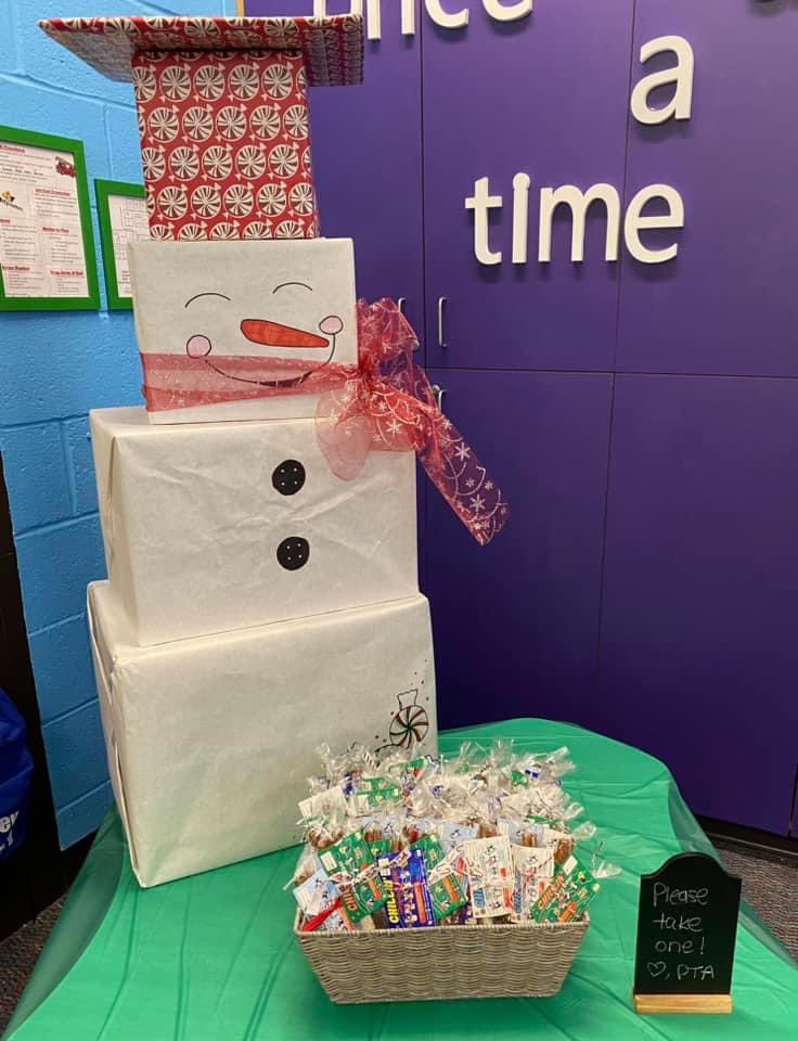 amkutcher's tweet photo. Spoiled by our PTA ❤️ https://t.co/zEJQnWOaql