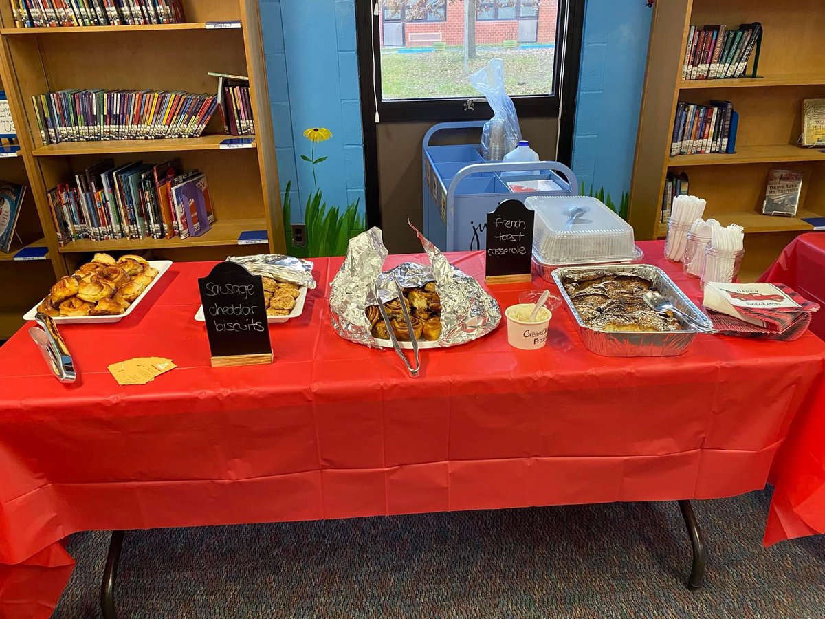 amkutcher's tweet photo. Spoiled by our PTA ❤️ https://t.co/zEJQnWOaql