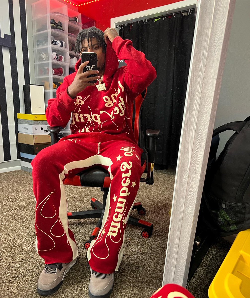 Millionairedept's tweet photo. These Broke the Internat💥 https://t.co/D17kZRnqEJ