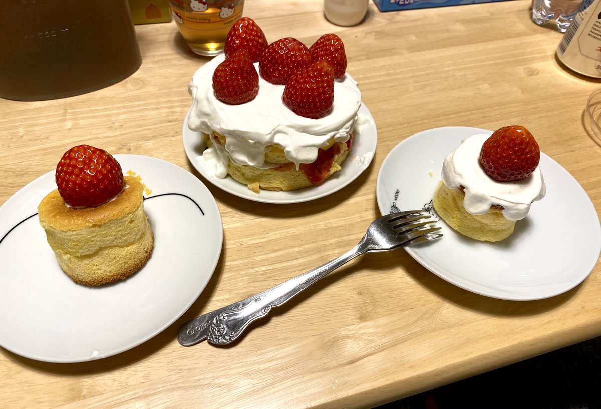 kijiro_kijiro's tweet photo. アメちゃんはケーキ食べられないから
気持ちだけお裾分け🥺🐰🎄✨
メリークリスマス☺️🍰
#candlecake #キャンドルケーキ #MerryChristmas https://t.co/EcQy95f6Xd