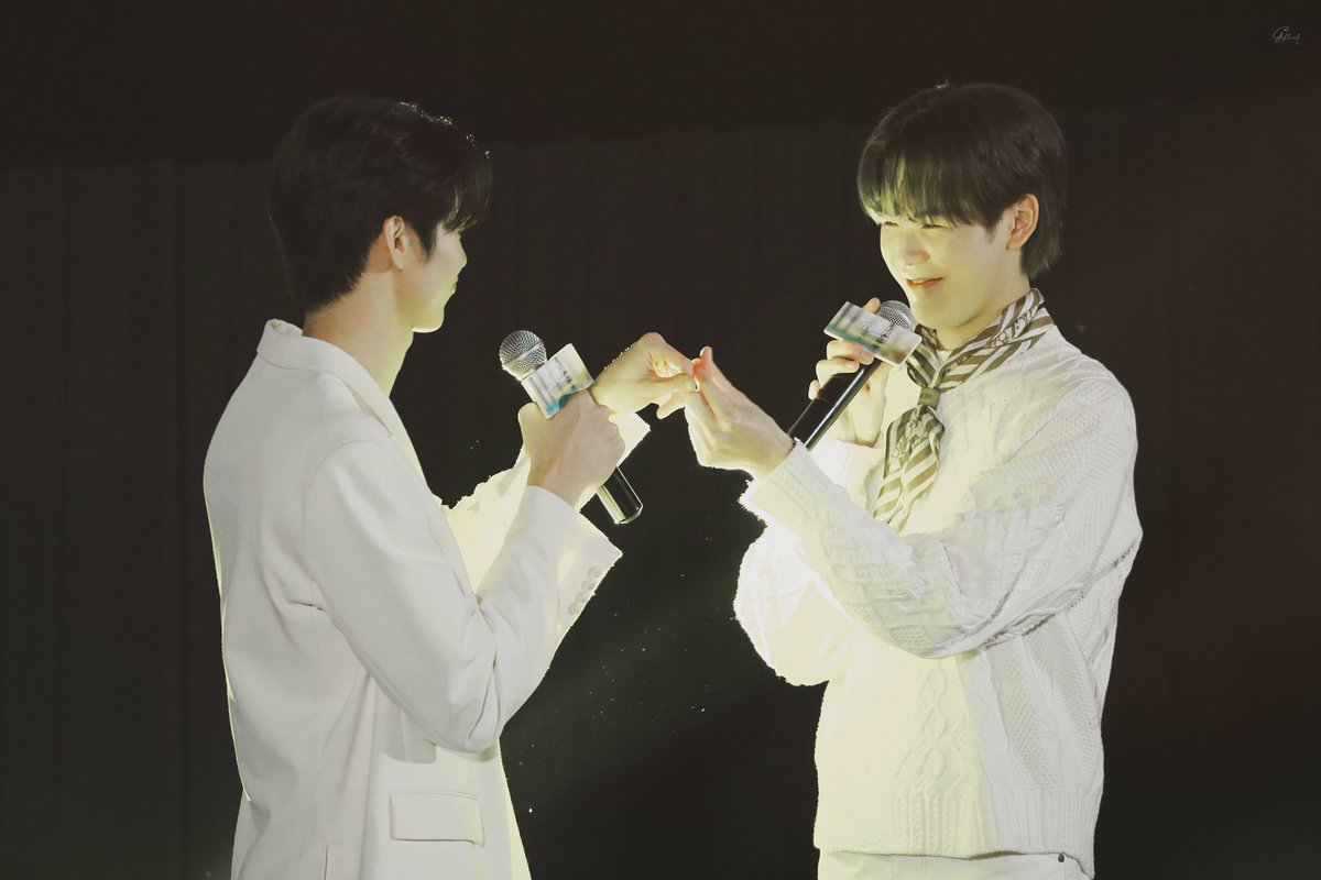 nianan_'s tweet photo. @nichameen8 宝 瓶点亮了你的人生✨
平安夜快乐呐✨
要幸福  快乐✨ https://t.co/XpGK0Qaf4l