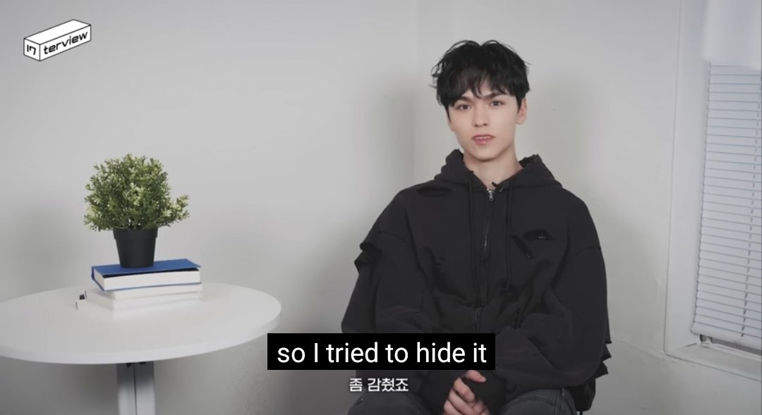 cheolsolzone's tweet photo. S.COUPS was one among the members who wanted to listen BLACK EYE before release. Vernon was trying to hide and make them listen once it's release but some just got curious..🥰

#CHEOLSOL #VERNON #SCOUPS @pledis_17 https://t.co/RNbADr7edH