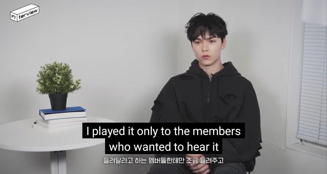 cheolsolzone's tweet photo. S.COUPS was one among the members who wanted to listen BLACK EYE before release. Vernon was trying to hide and make them listen once it's release but some just got curious..🥰

#CHEOLSOL #VERNON #SCOUPS @pledis_17 https://t.co/RNbADr7edH