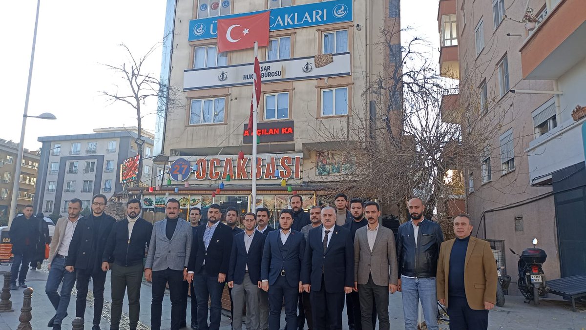 📍Gaziantep
Ülkü Ocakları Gaziantep İl Başkanlığını ziyaret ettik. Nazik misafirperverlikleri için İl Ocak Başkanımız <a href="/ihakdekan/">İbrahim Hakan DEMİRKAN</a> ve yönetici arkadaşlarımıza teşekkür ederim.