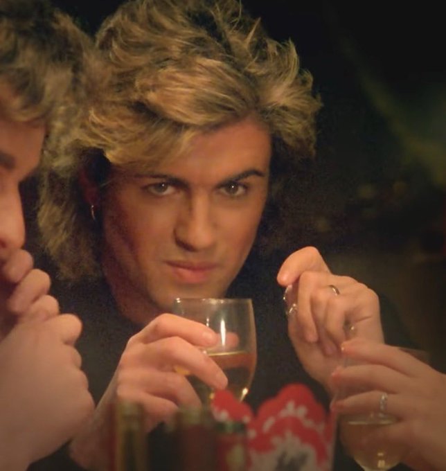 Wenn ich auf dem Weihnachtsmarkt 2 Glühweinstände weiter den Mitschüler sehe, der mich damals in Latein abschreiben lassen hat –