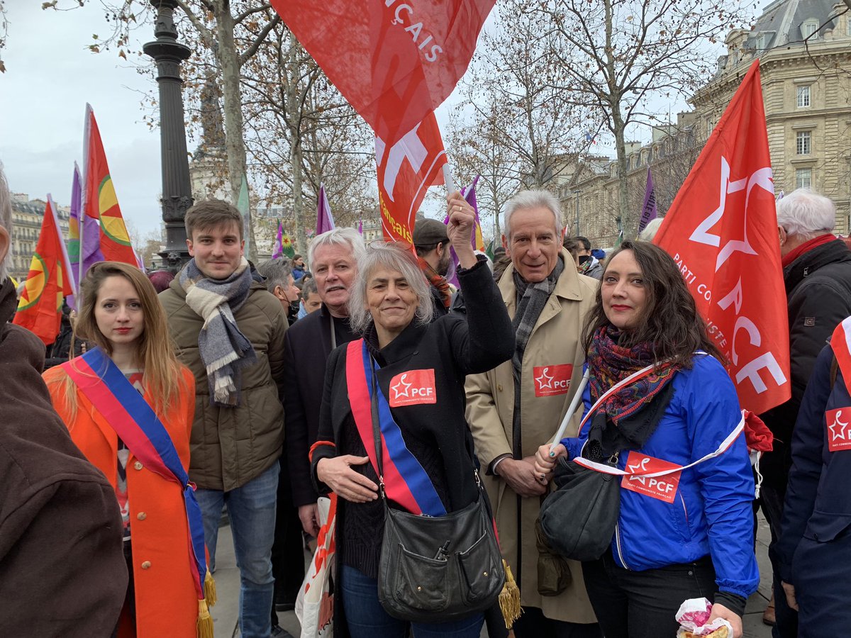 Émotion et colère.
J'apporte tout mon soutien à la communauté kurde visée par un attentat raciste qui a fait 3 morts hier.

Rassemblés aujourd'hui comme demain pour lutter contre le racisme et la haine !