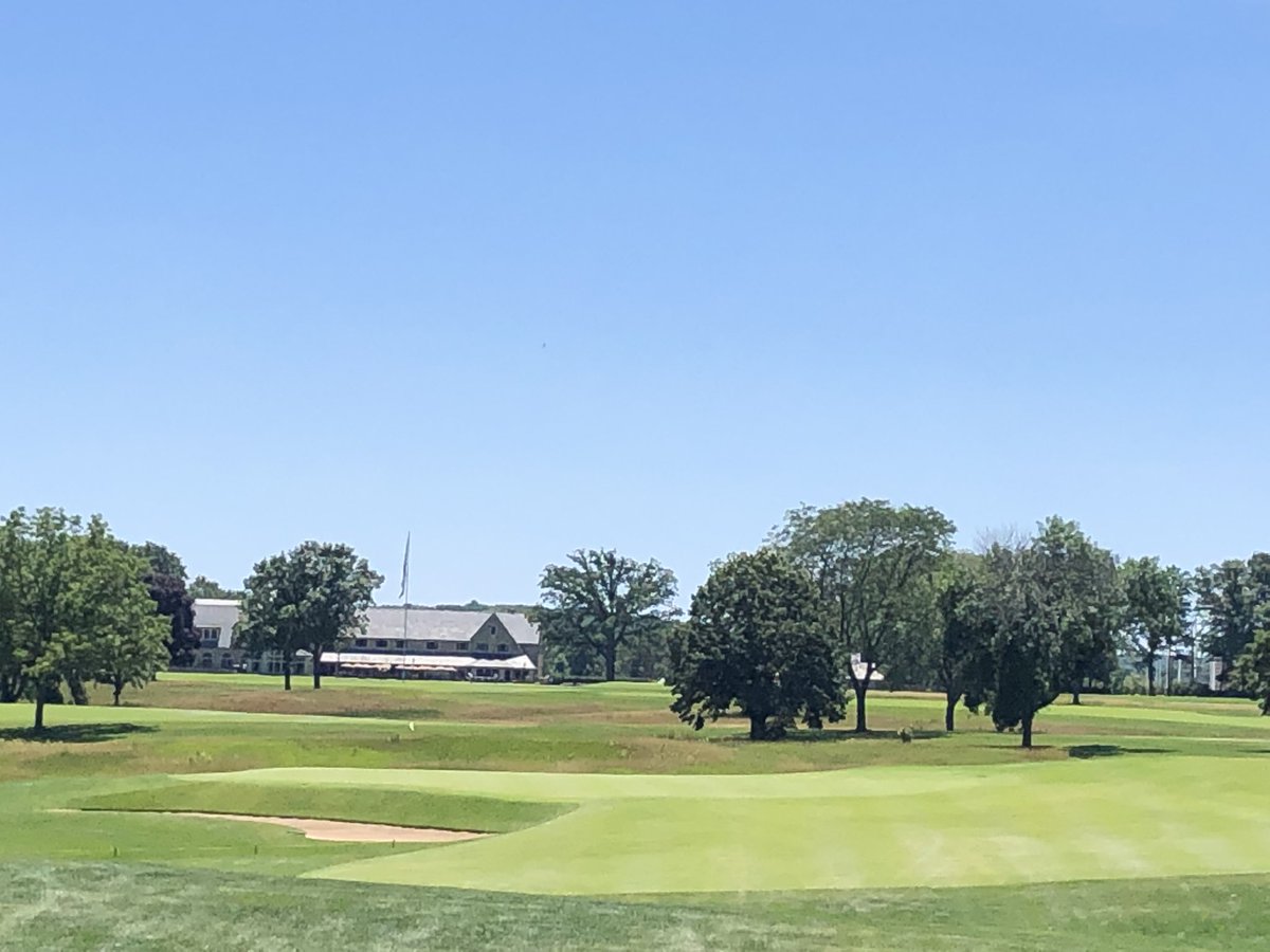 I was thrilled to play my first Seth Raynor design at Blue Mound CC just west of Milwaukee. Coming in at #5 on #TweederTop50in2022, this perfectly conditioned gem has the best green complexes I’ve played west of Pinehurst No. 2. The stretch of holes 7-13 are absolutely fantastic!