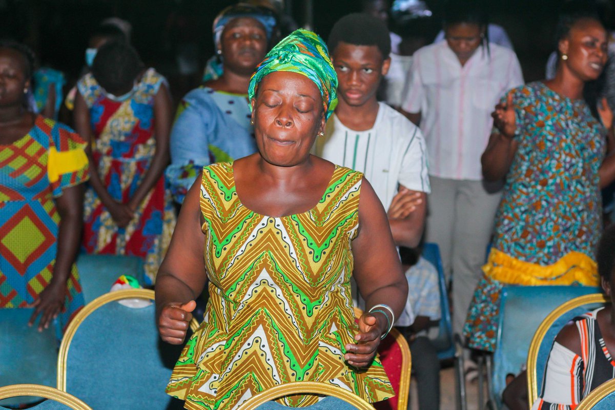 cop_ridge's tweet photo. DAY 2 OF CHRISTMAS CONVENTION || EVENING SESSION

SONG MINISTRATION BY @thisisKWAKU 💥💥

#PossessingtheNations https://t.co/o37jvqgSdx