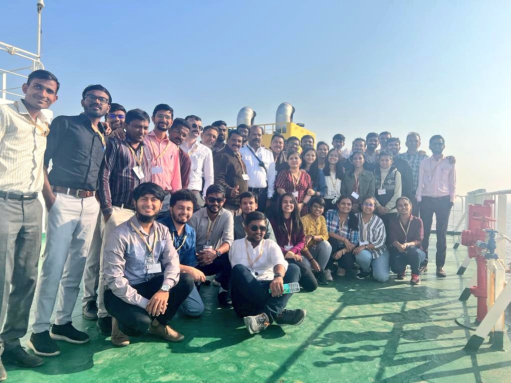 SheetalParmar34's tweet photo. It's been One Year of #GPSC_Result_2021
We are so lucky to witness the wonderful experience today with our #Assistant_Commissioner class-1 batch on our one year GPSC result anniversary.. #DahejPort #PortVisit #OnVessel #GPSC_result #GST_Officers ❤️🇮🇳
#Grateful #Joyful_day https://t.co/pSshKWHjPV