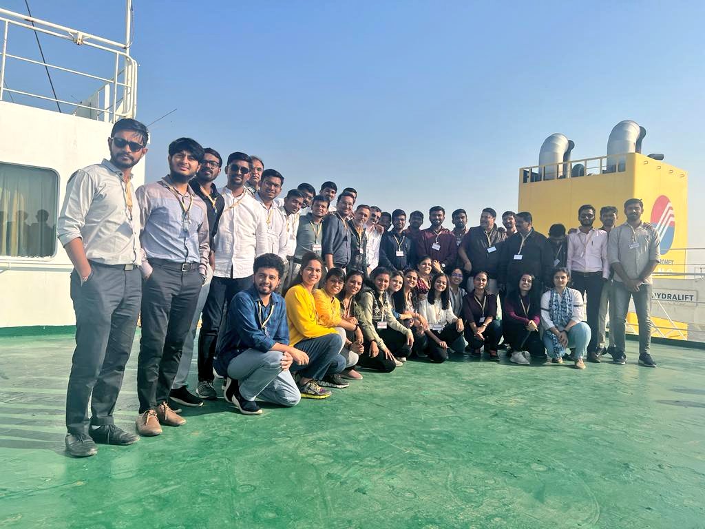 SheetalParmar34's tweet photo. It's been One Year of #GPSC_Result_2021
We are so lucky to witness the wonderful experience today with our #Assistant_Commissioner class-1 batch on our one year GPSC result anniversary.. #DahejPort #PortVisit #OnVessel #GPSC_result #GST_Officers ❤️🇮🇳
#Grateful #Joyful_day https://t.co/pSshKWHjPV