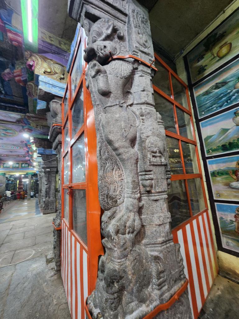trramesh's tweet photo. Did @tnhrcedept employ scoundrels who are morons or morons who are scoundrels to do these dastardly acts on ancient Hindu Temple structures? These &amp; more vandalism in  Kumbakonam Sri Kumbeswarar Temple where this Dept is administering by Fraud for more than 50 years @annamalai_k https://t.co/t9JNnfYYKJ