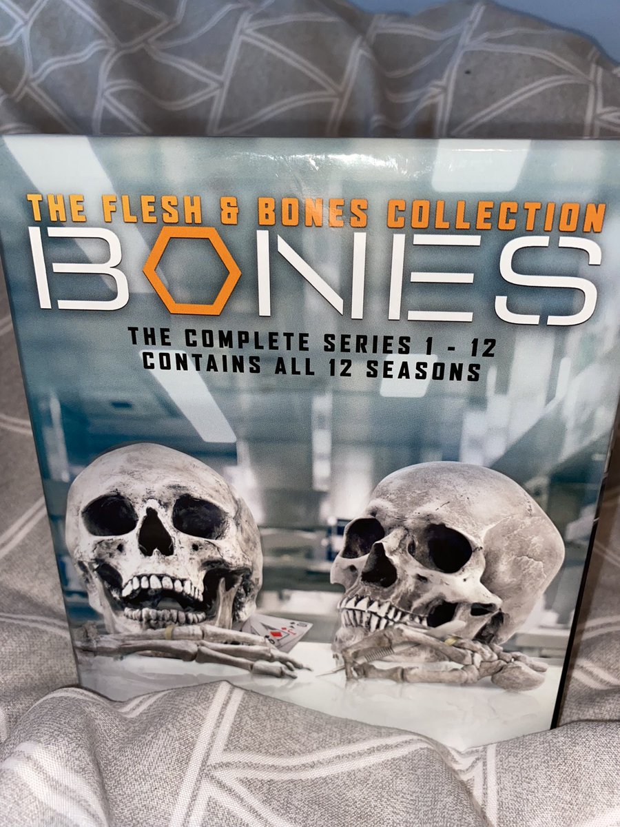 TVShowFanatic1's tweet photo. Bones: The Complete Seasons 1-12 Boxset. #Bones #BonesTVShow #BonesBoxset #TemperanceBrennan #SeeleyBooth #AngelaMontenegro #JackHodgins #CamilleSaroyan #LanceSweets @OfficialBONESTV @EmilyDeschanel #DavidBoreanaz @MichaelaConlin @TJThyne @TamaraTaylor @JohnFDaley https://t.co/Q66EZVwF2L