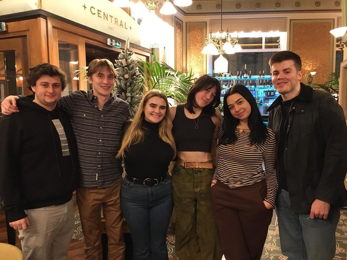 APIabroad's tweet image. Viszlát! Happy Holidays! Our API Budapest students' time abroad is coming to an end! We love to see all the new friendships that come out of study abroad experiences! 
Come and visit again!😊
#ispyapi