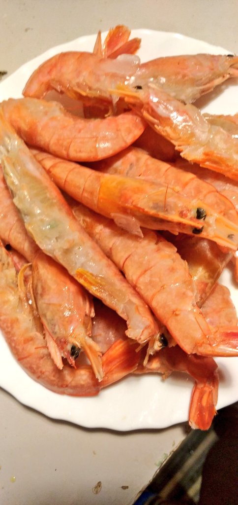 AgostinoIorio1's tweet photo. #staseracosi #BuonaVigiliaDiNatale
#tuttoabasedipesce
😁😁😁🦐🐟🦐🦐🐟🐟🦐
#appenapescato
#supermercatosottocasa
🤣🤣🤣🤣😂😂😂😂🤦🤦🤦🙏🙏🙏
#eniente #salutaantonio https://t.co/eql4o2Q8NX