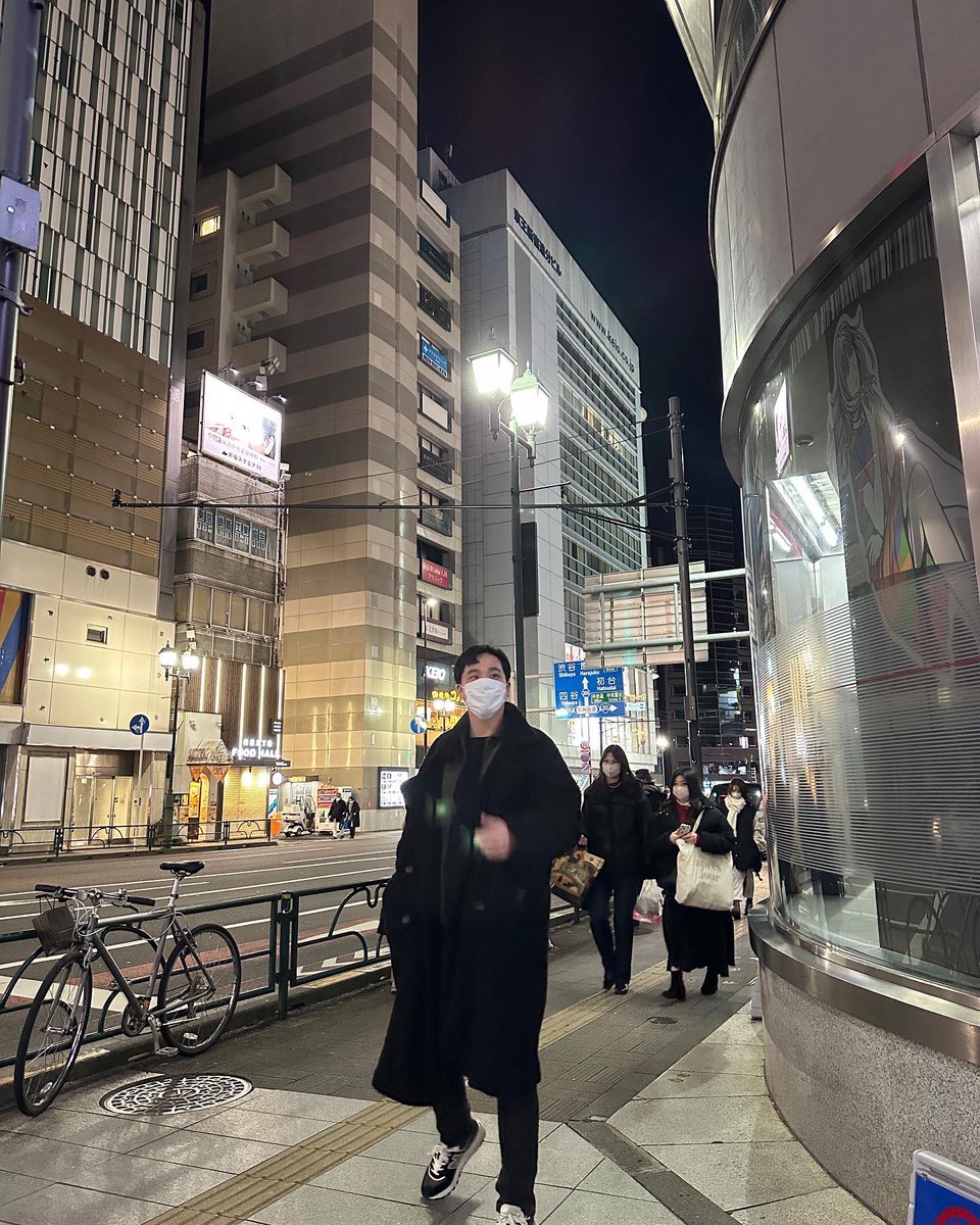 군대,코로나에 5년만에 찾은 일본

전에 왔을때와는 다른 느낌이지만

역시 좋네.🤪

5年振りにやっと来れた日本。

昔とは　少し違う気がするけど

やっぱりいいね。

#日本 #新宿 #요