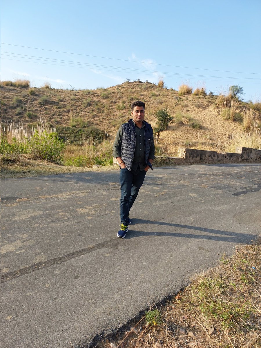 jkpyara's tweet photo. शक्ति चाहिए तो ज्ञान हासिल करो और सम्मान चाहिए तो चरित्र अच्छा करो। https://t.co/fW3wXfkLAx