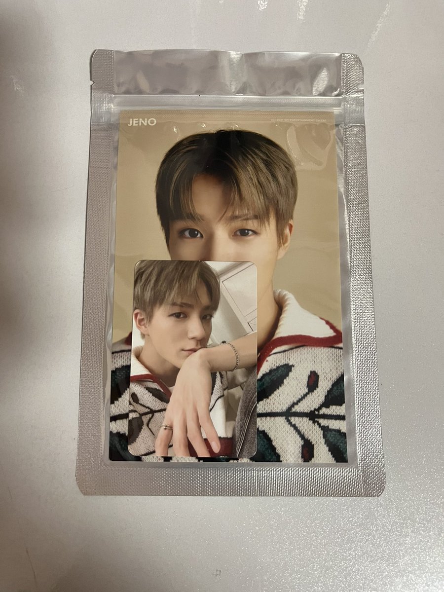 Jenoindream2000's tweet photo. พร้อมส่ง 🫶🏻💗
เจโน่ dream cinema 4x6 photo+photocard set jeno
ราคา 290 รวมส่ง
💌 สนใจทักเดมได้เลยคับ
(นัดรับชน.ได้ค่ะ)
#ตลาดนัดอซท #ตลาดนัดnct #ตลาดนัดnctdream #cnmart https://t.co/VzK6yJ76B9