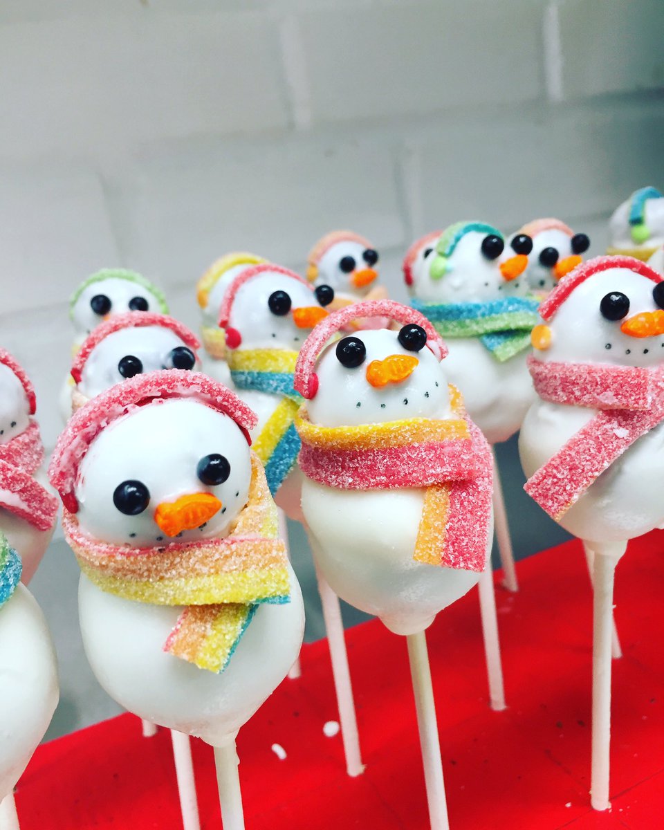 HBTheScoop's tweet photo. Our snowmen cake pops are joining us this wknd along with this cold weather!! ⛄️ ⛄️ #cakepops #snowmen #treats #holdenbeach https://t.co/0l1fJMSSzg