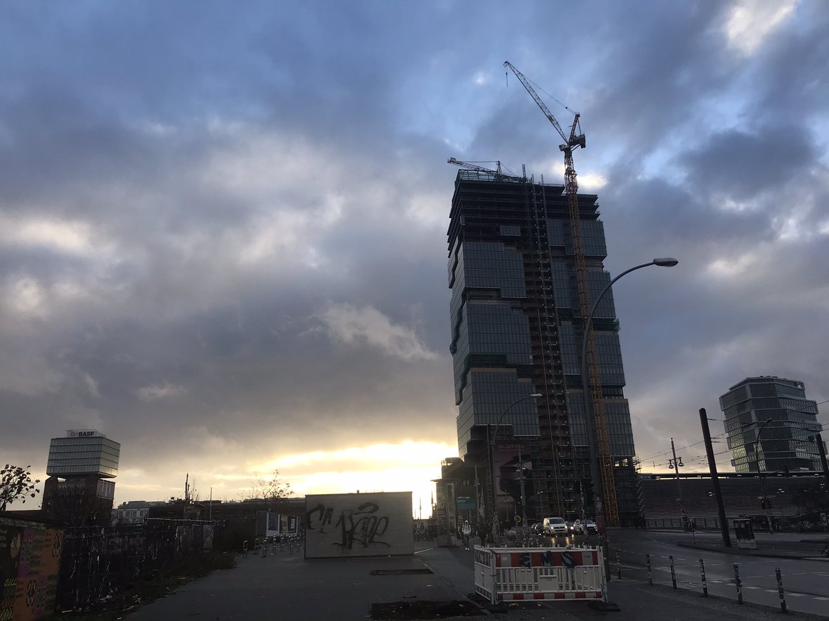 akko_ROKU's tweet image. えげつない、つうかもはや下品に感じる
#amazontower
この平らなベルリンで