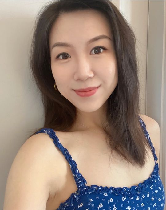 war89270278's tweet photo. 今年的圣诞节你们都怎么过啊 和谁一起 如果没人 和我好么？🤭 https://t.co/HuXxUuXcxA