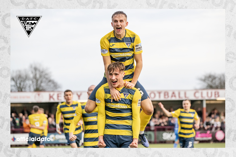 officialdafc's tweet photo. Jumping into Christmas with 3 points 🏁

We'll have your first Christmas present ready for you at midnight ⚽️🎁⚽️ https://t.co/oOQJr3J3st