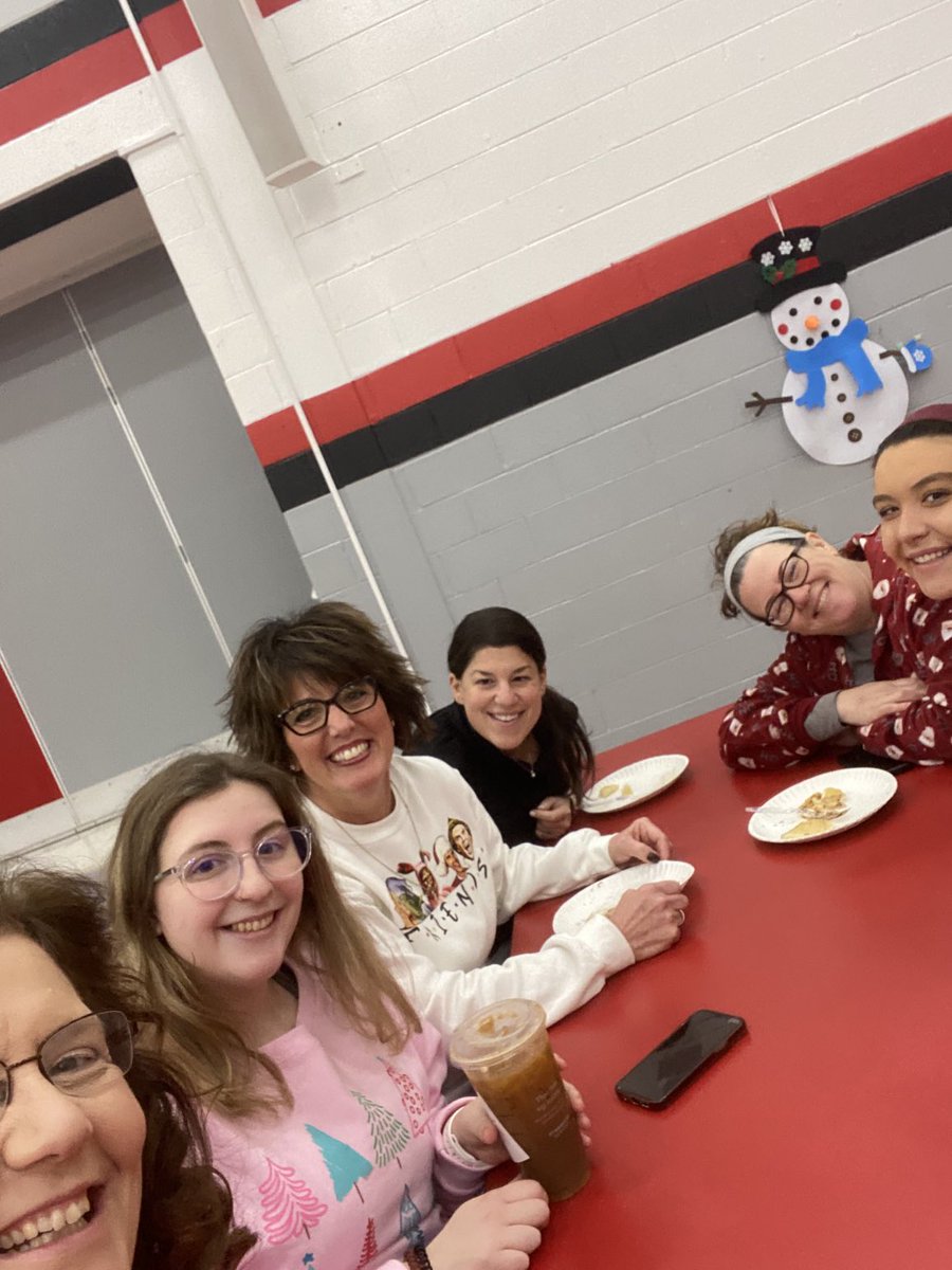 Laura Hodge tweet media