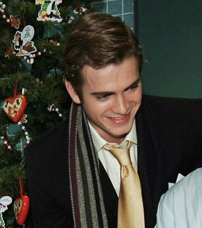 comforthayden's tweet photo. merry christmas everyone! hope y'all have a wonderful holydays 💌🎄 https://t.co/KijEDL877c