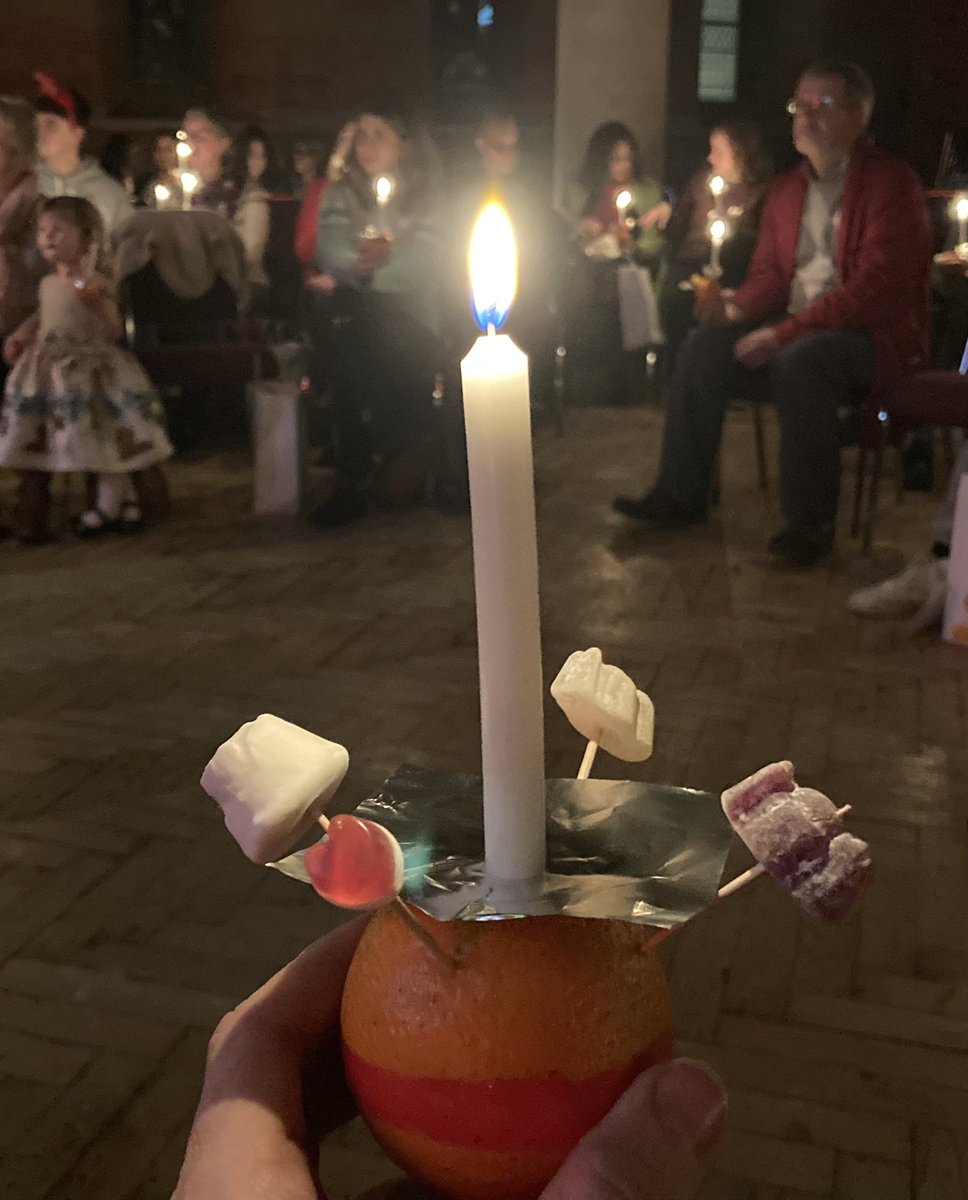 naomummy's tweet photo. Lovely Christingle service this evening. Thanks to @tesco Reading store for the donation towards oranges. #christingle #lightoftheworld https://t.co/iaZ6pgoevL