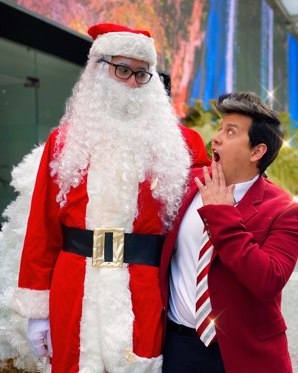 ExcelenteS_ALV's tweet photo. Esta tarde tendremos un invitado muy especial🎅🏻🎁❤️

⚡️🪅¡En unos momentos…Especial Navideño !🪅⚡️

🟢4:30pm 🇲🇽 por Canal @amastv +🔴

🔵🇬🇹 @AztecaGuate 🔵

😎 @chilero_david 
#TeamALV ⚡️
#FelizNochebuena #FelizNavidad #cristmas https://t.co/DRZu8cMF97