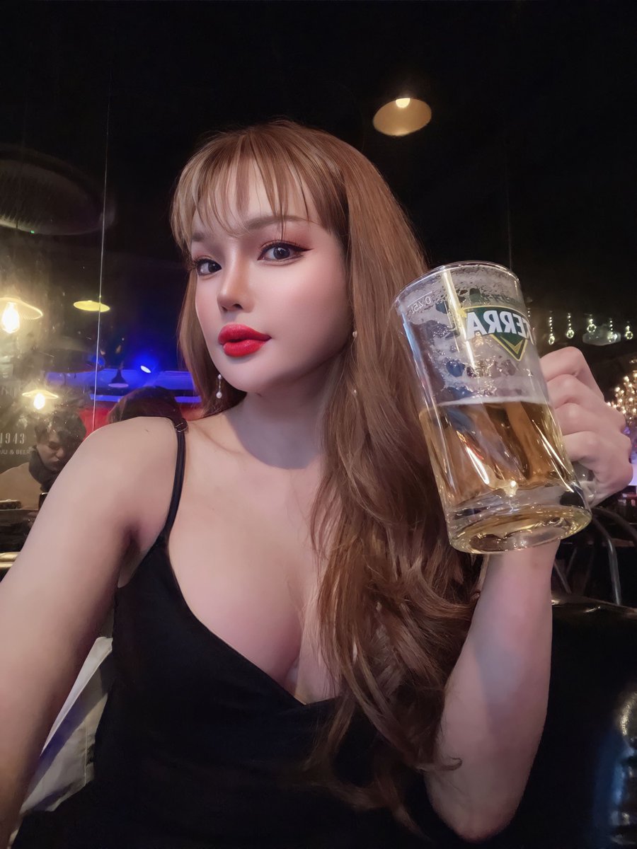 Drink with me free wifi 🫦 #korean #transgender #meet #만나다 #비밀 #쉬멜 #레이디보이 #CD #queer #퀴어코리아 #평택 #송탄