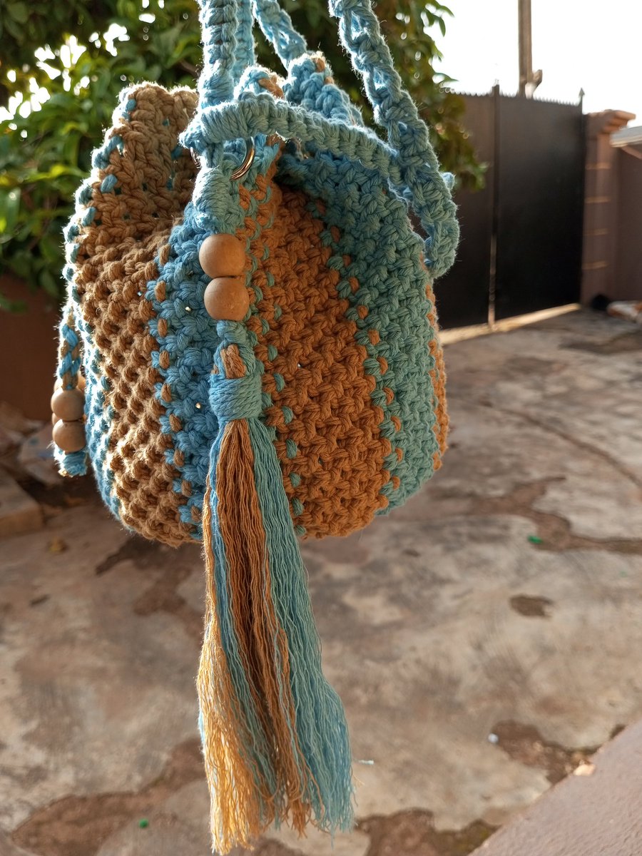 zainab_damola's tweet photo. Macrame bucket bag
#macrame #SmallBusiness #smallbusinessowners #bags #handmade #notabrand https://t.co/7jBMSk96QZ