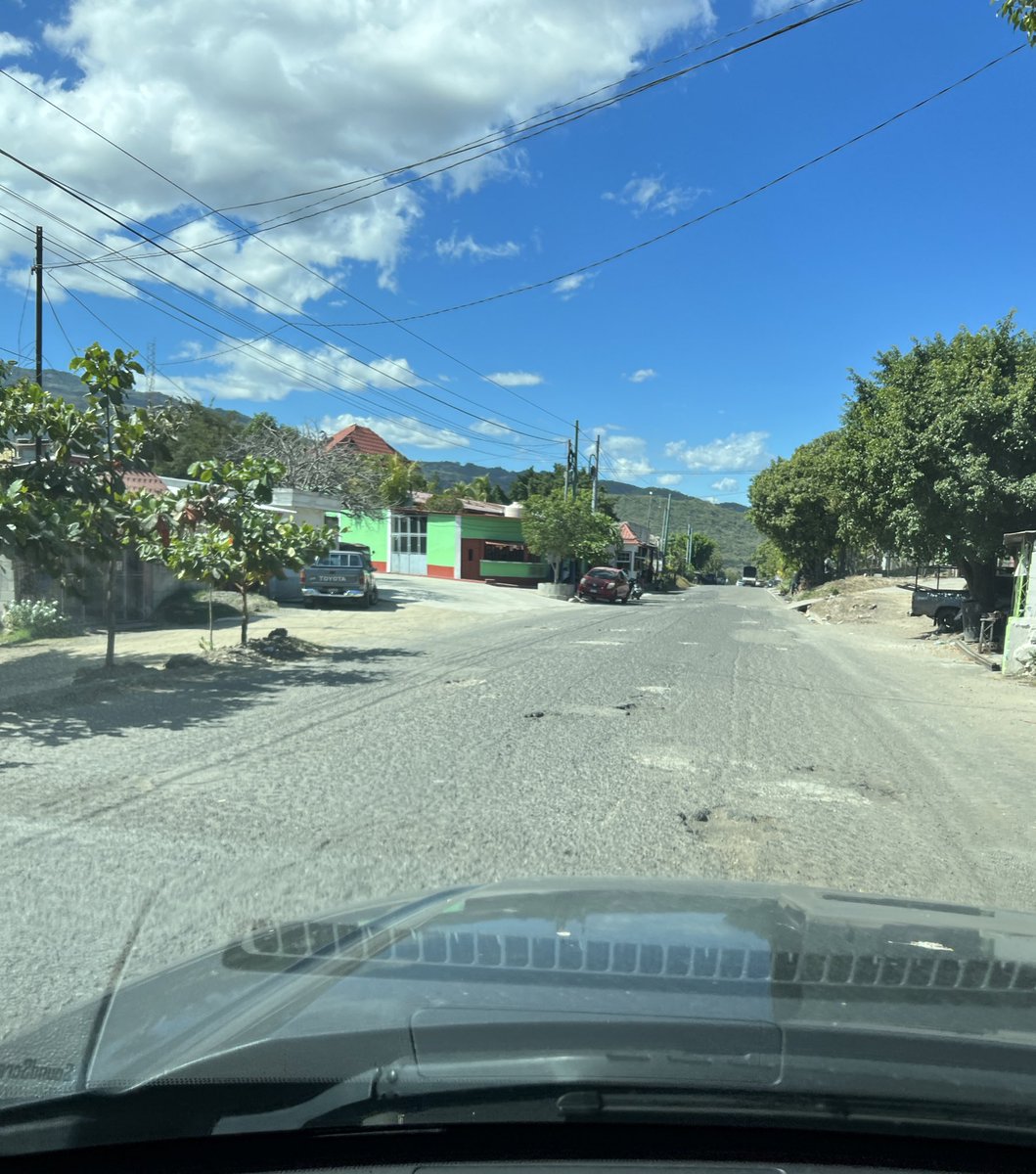 salguerovictor_'s tweet photo. El Salvador todo el camino/ Guatemala pasando la frontera https://t.co/F5NUpTkucx
