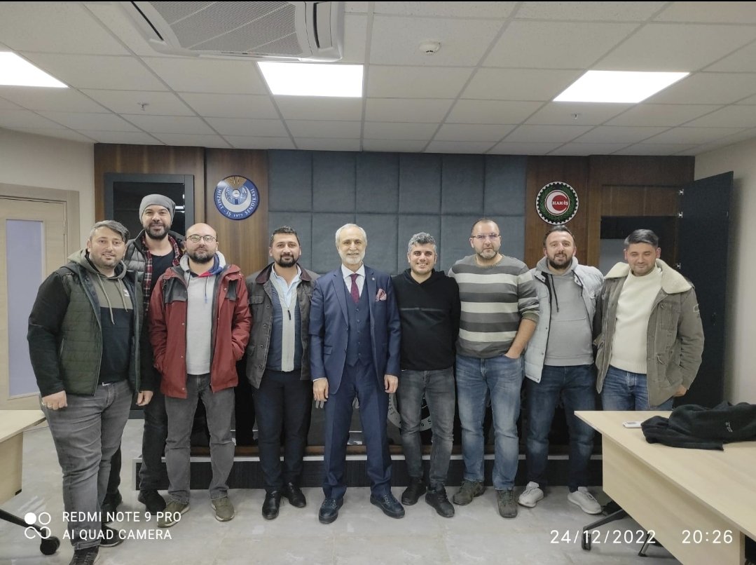 mnurgulluoglu's tweet photo. Sakarya TT çalışanı emekçi kardeşlerimizle buluştuk. Hileli sayı ile verilen Yetki Tespit'in çelişkilerini belgeleriyle ispat ettik. Yetki listesinde bulunan merhum ve emekli kişilerden örnek gösterdik. İkna olduklarını gördük. Teşekkürler Sakarya. Birlikte başaracağız inşallah. https://t.co/7mX7zZTyPX