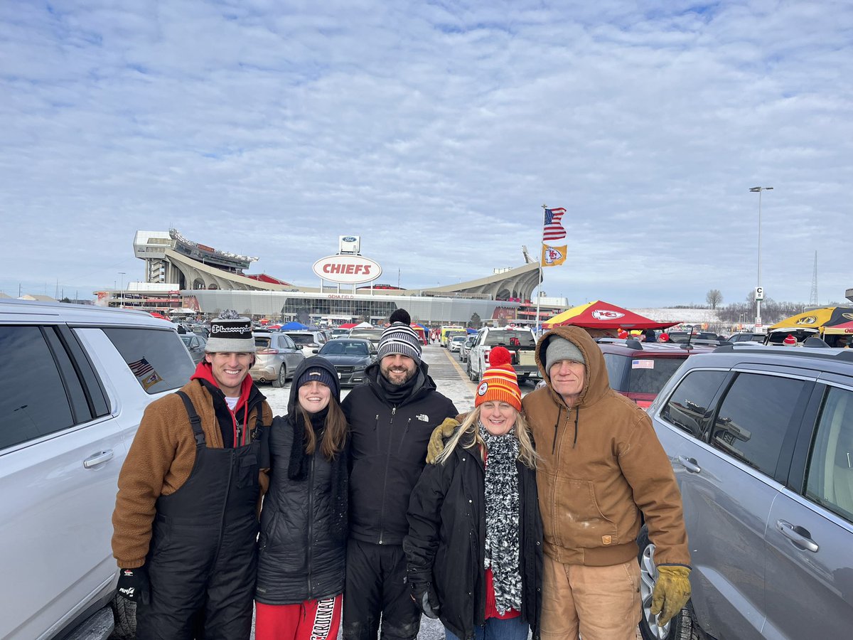 lwarnken15's tweet photo. Happy birthday mom, enjoy your first Chiefs game!!! #ChiefsKingdom https://t.co/tNfMLx17qU