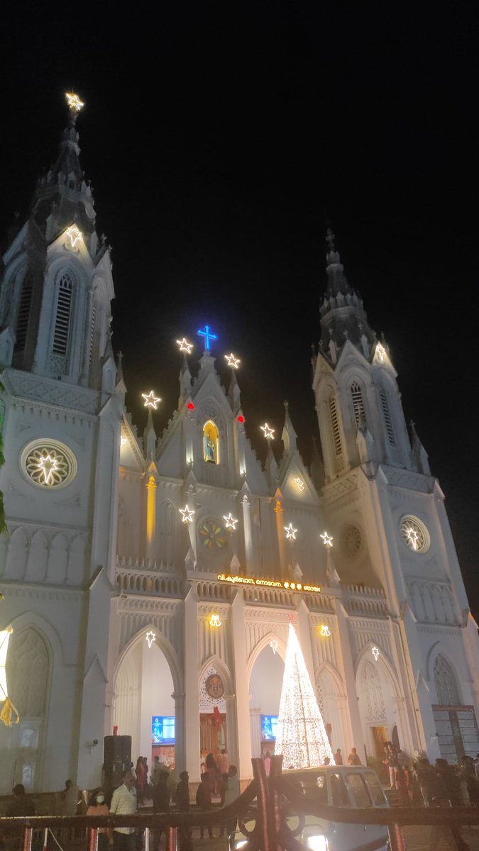 seth_vidhi's tweet photo. It's CHRISTMAS babyyyy!!! May this season be full of light and laughter for you and your family.🎅🏻🎁🎄💖⭐

#celebrating #ChristmasDay  📍Basilica of our lady thrissur https://t.co/l18urQPTAW